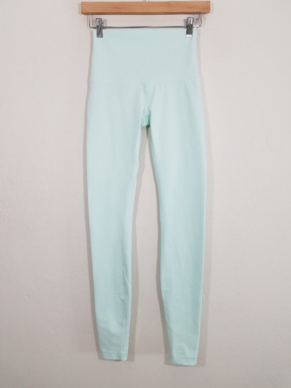 EUC Lululemon Legging Size 4
